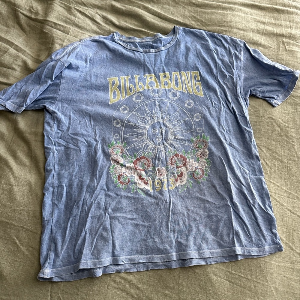 Billabong Oversized Graphic T-shirt SZ medium